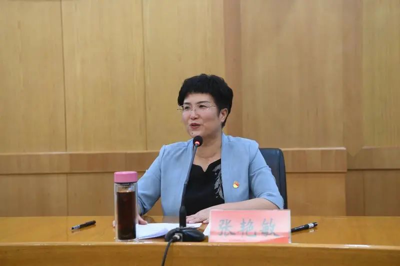 9月3日上午,郑州一中教育集团紫荆中学签约仪式在管城区委礼堂举行.