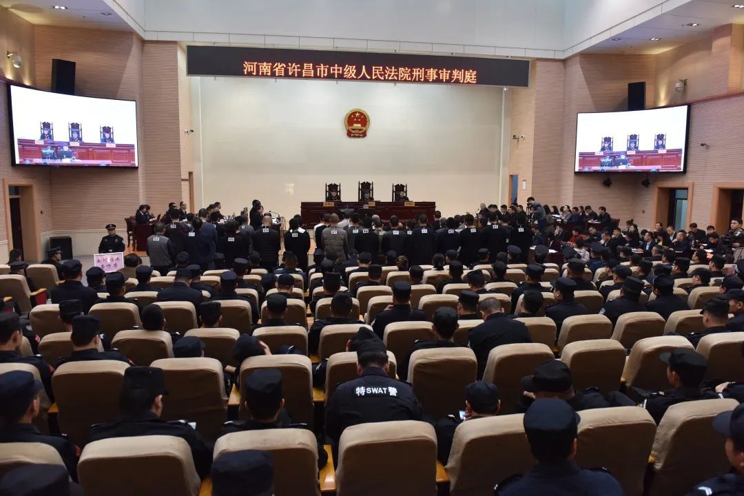 许昌一黑老大一审获无期徒刑涉黑团伙52人获刑