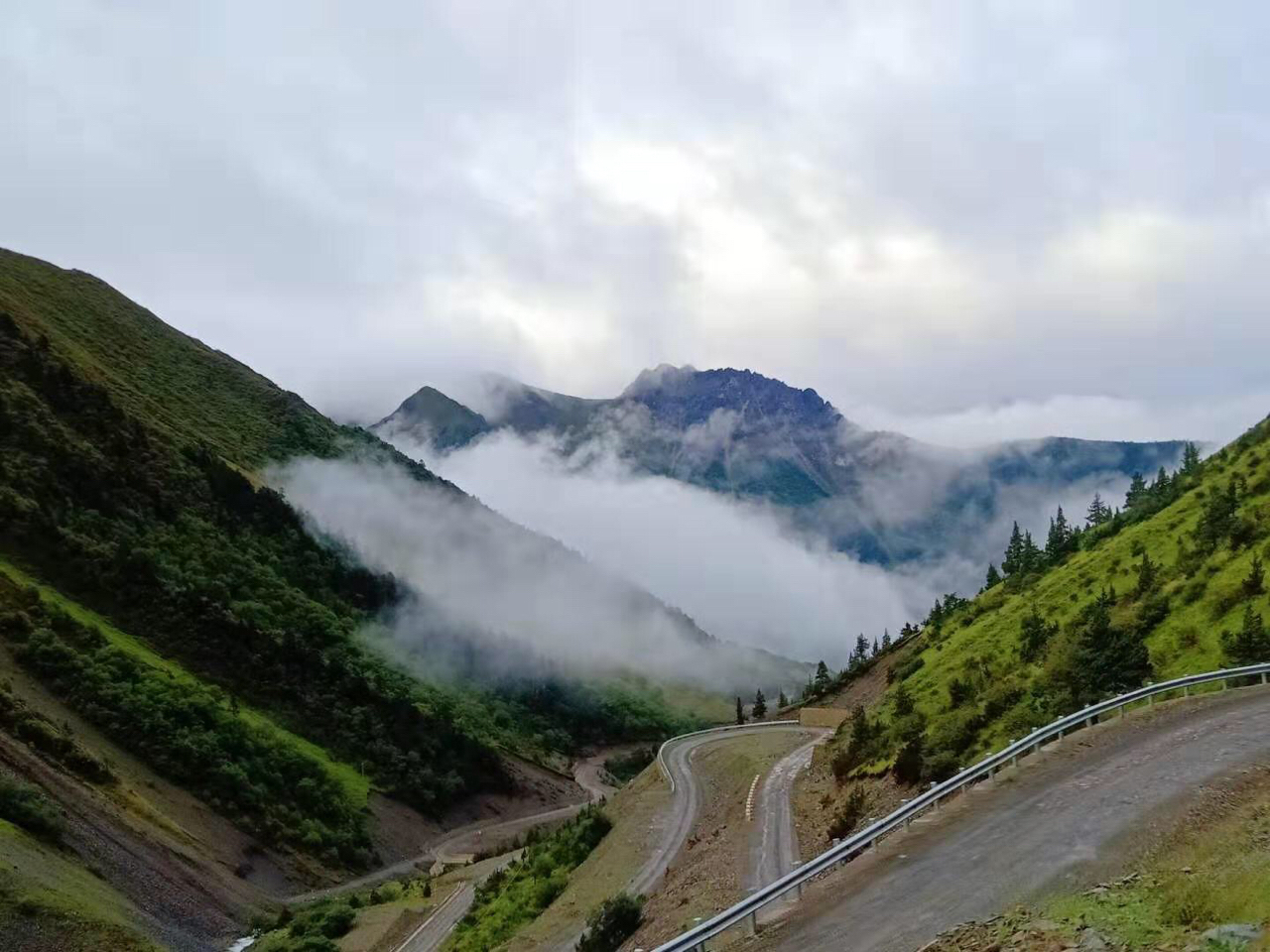 滇藏線旅途風光