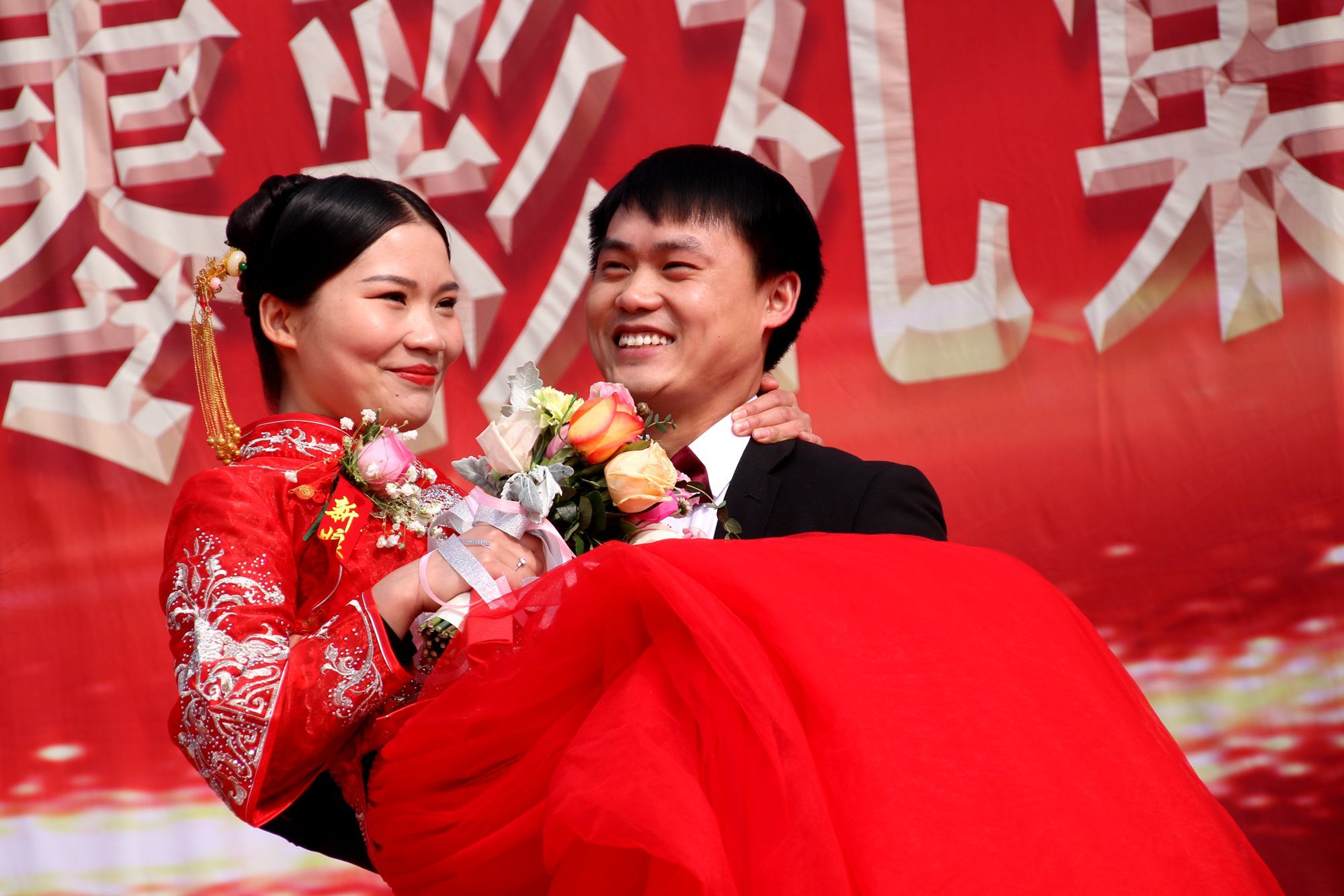 零彩礼不掉价宣传部长来证婚