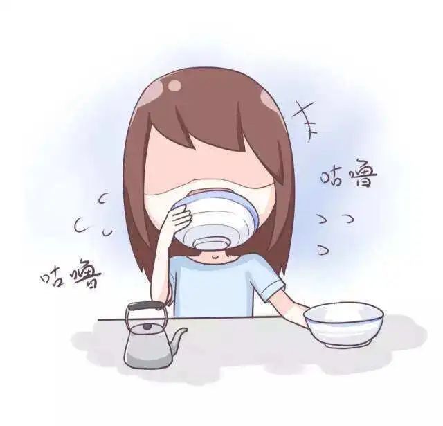 为了快速憋尿猛喝水却水中毒
