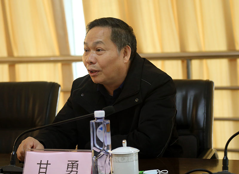 郑州工程技术学院副院长甘勇来校讲学和指导工作