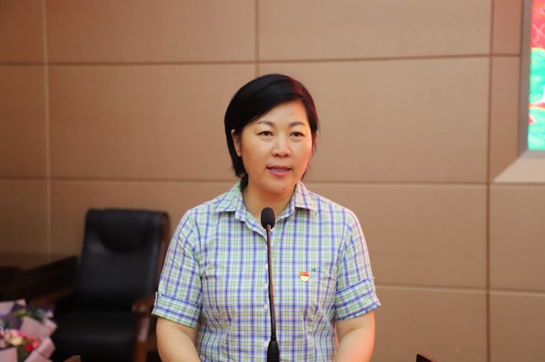 郸城县委书记罗文阁出席会议并作重要讲话,县长李全林致贺信,县领导